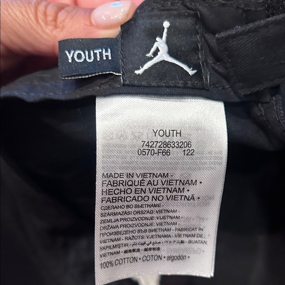 Jordan Black Cap with White Jumpman Logo-Youth - Picture 4 of 7